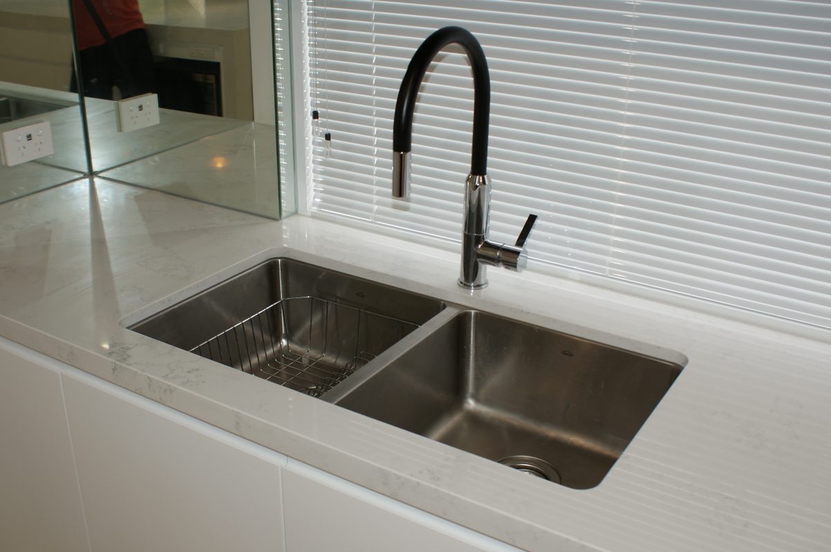 Undermount sink cutout