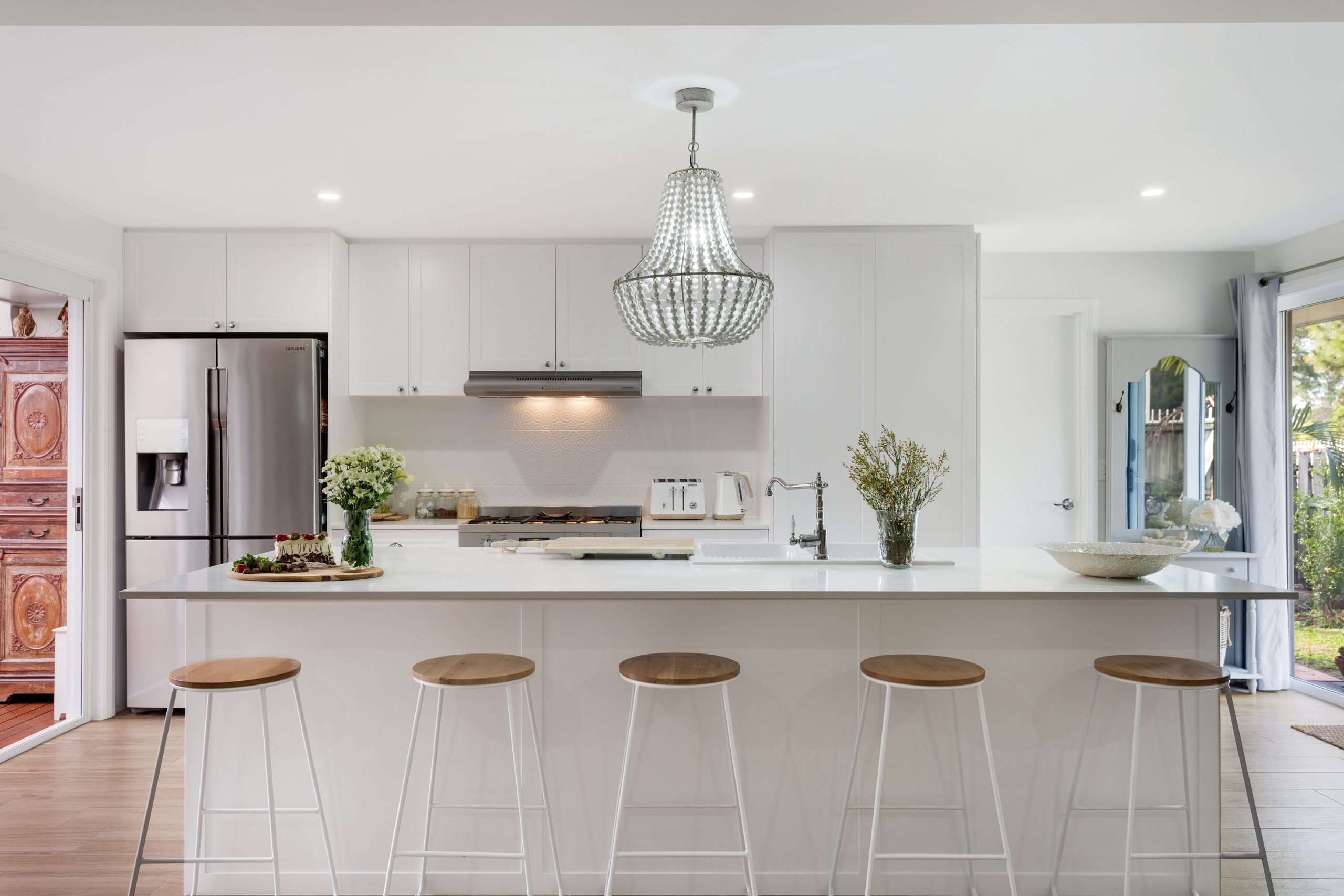 Where can I see stone benchtop samples in a showroom in Brisbane and